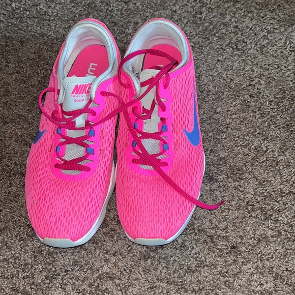 Pink Nike sneakers - Picture 2 of 5